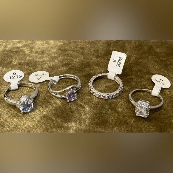 Amazing 18-Piece Assorted Designs and Sizes of Classic Rings - FREE SHIPPING! - Picture 3 of 12